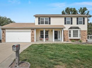 1005 Pasture Ridge Dr, Saint Peters, MO 63304