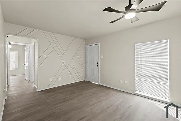 436 Carver St — Photo 12