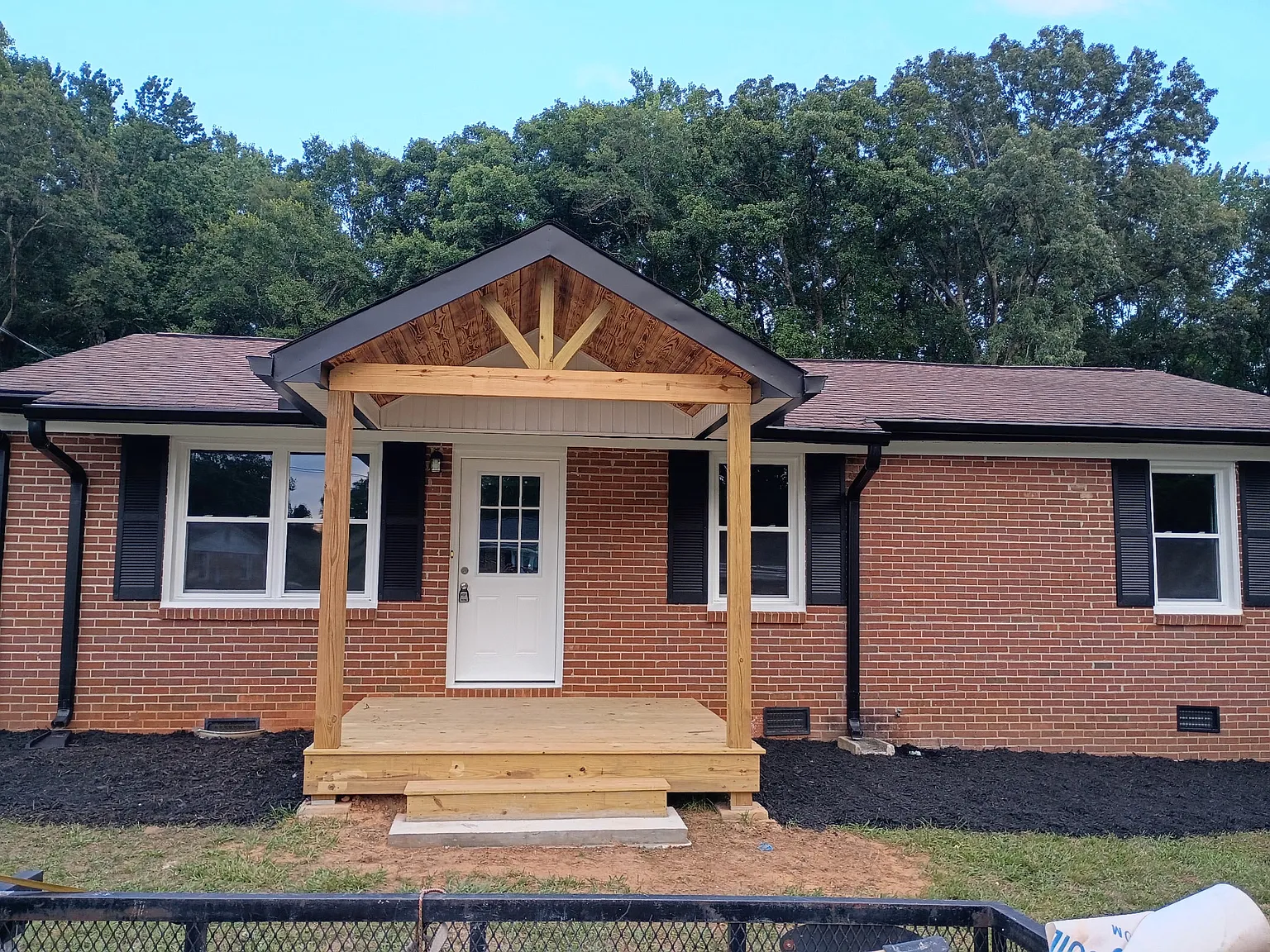3 bed, 1075 sqft, $1,650 — Photo 2