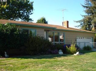 156 W Killdeer St, Roseburg, OR 97471