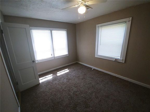 5th image of 1229 NE 42nd St