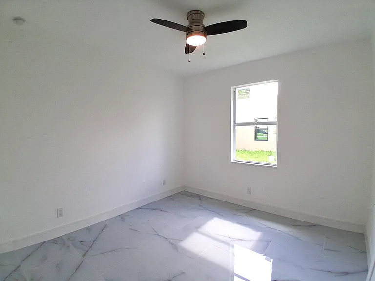 1523 NE 19th Ave — Photo 17
