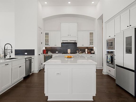 2nd image of 1220 Calendula Trl