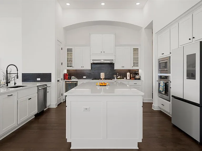 1220 Calendula Trl — Photo 2