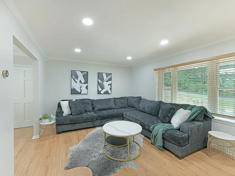 5616 Shade Tree Ln — Photo 5