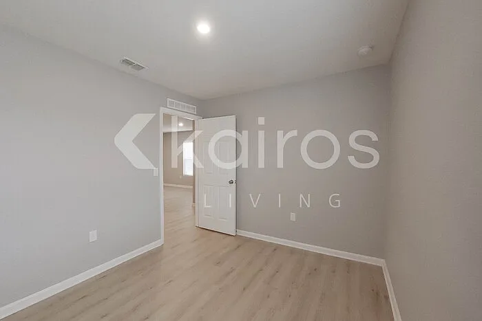 1709 Nebraska Loop — Photo 12