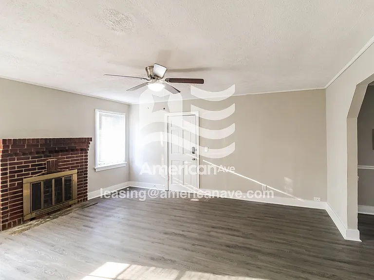 719233_003_wm_-_living_room_13628512.jpg