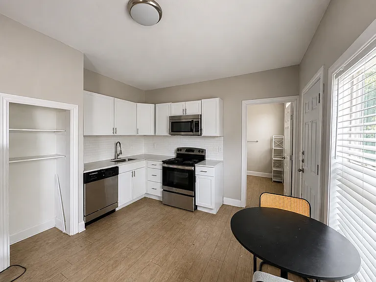 3720 Sockwell Blvd #5 — Photo 2