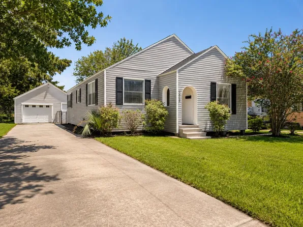1913 10th St, Port Neches, TX 77651