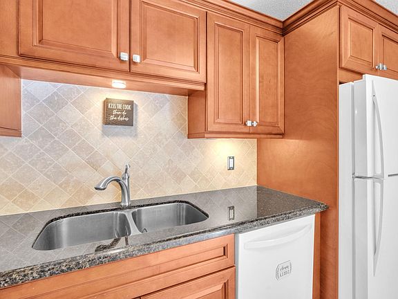 4th image of 2812 N 46th Avenue #G274