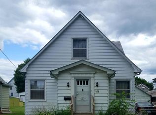 1428 Clark St, Dekalb, IL 60115