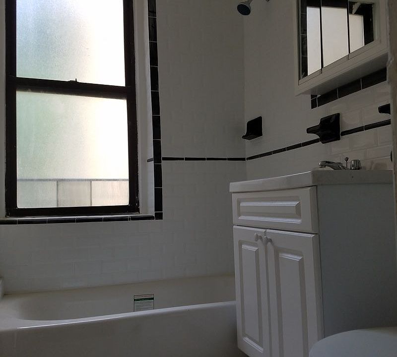 1st image of 110 Seaman Ave APT 5M