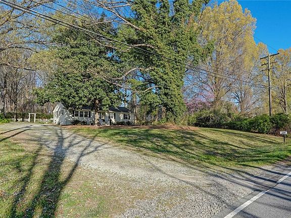 3rd image of 1906 Stanley Rd