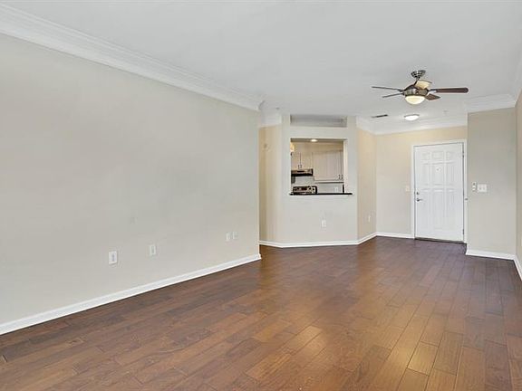 5th image of 3334 Peachtree Rd NE APT 1610