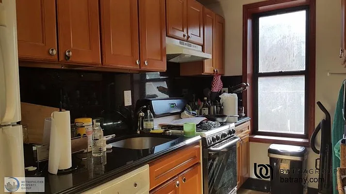 Rented by Batra Group Inc | media 30