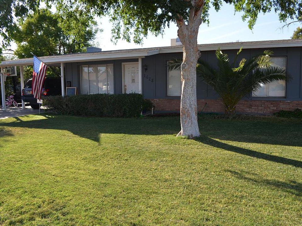 Front view of home