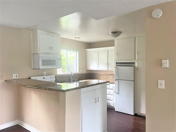 4th image of 10-931 W 19th St #10