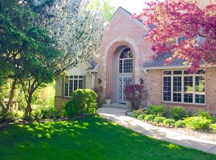 814 Arbor Ct, Eagan, MN 55123