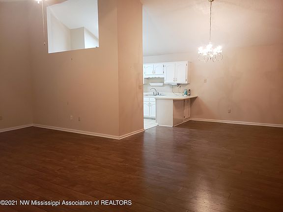 3rd image of 1099 Charstone Dr