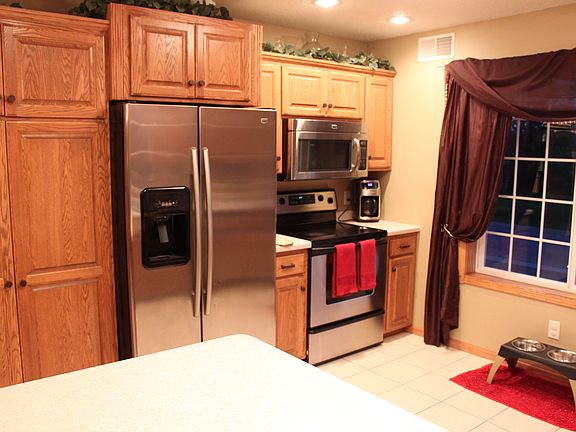 4th image of 1024 Brook Ct