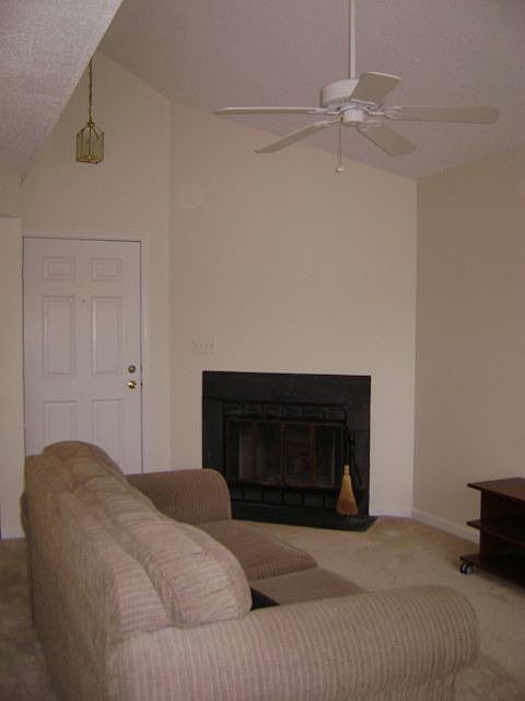 Living Room w/FP