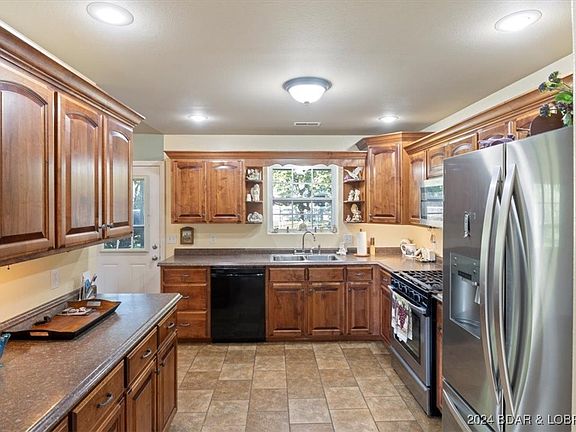 5th image of 159 Twisted Oaks Dr