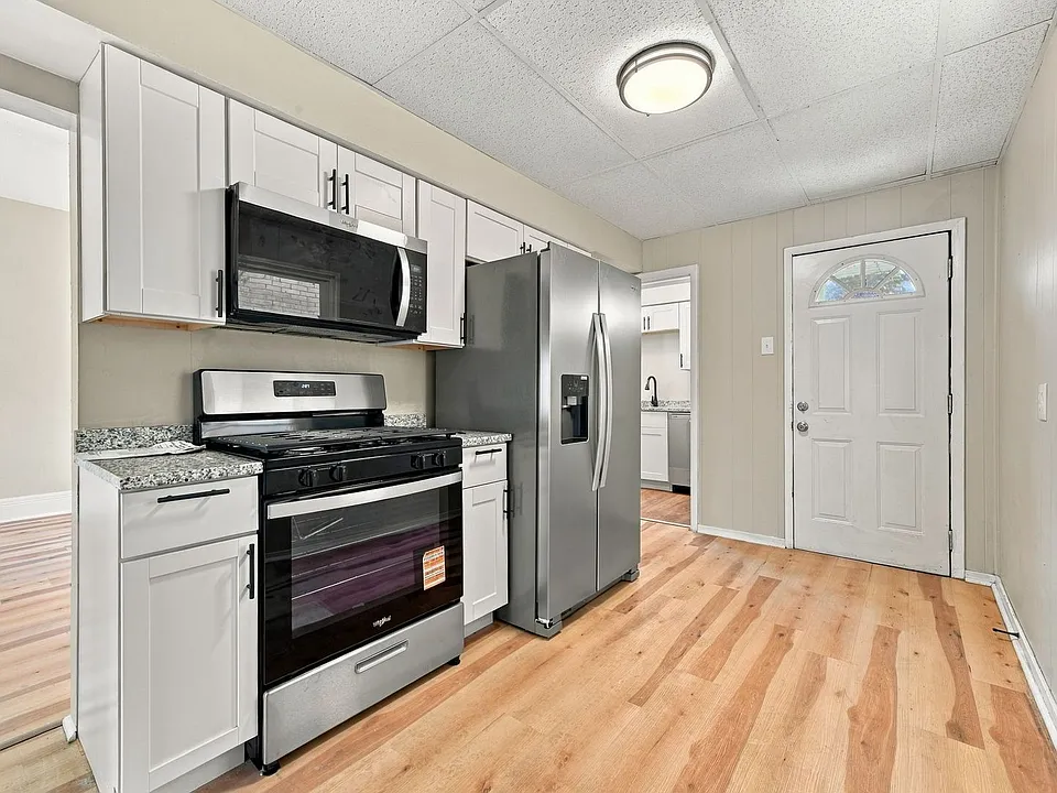 120 E 20th Ave