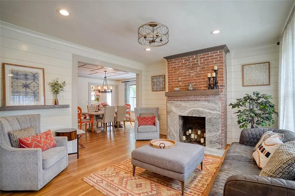 5 bed, $8,500 — Photo 1