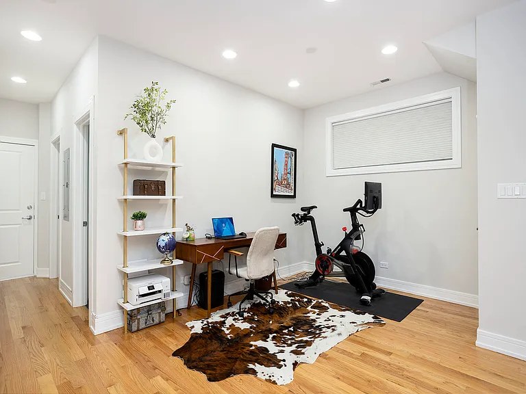 821 W Roscoe St #1 — Photo 20