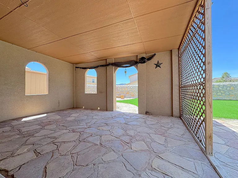 10421 Silvercloud Dr — Photo 27