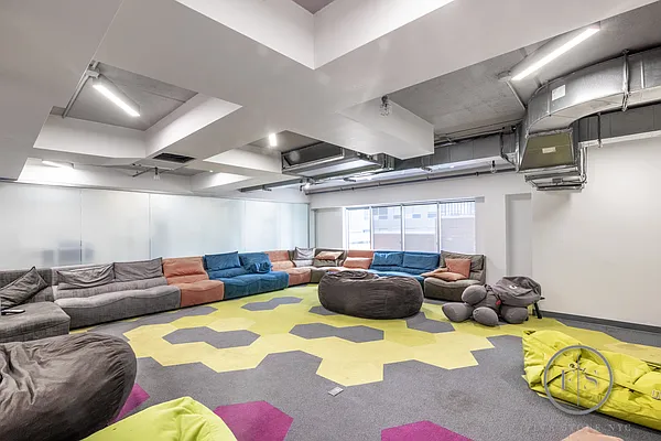 Rented by Five Stone NYC LLC | media 17