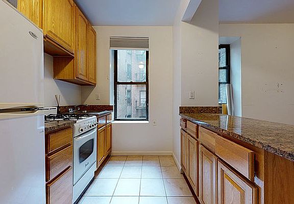 2nd image of 419 E 73rd St APT 1F
