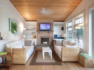 44 Cold Spring Point Rd, Southampton, NY 11968