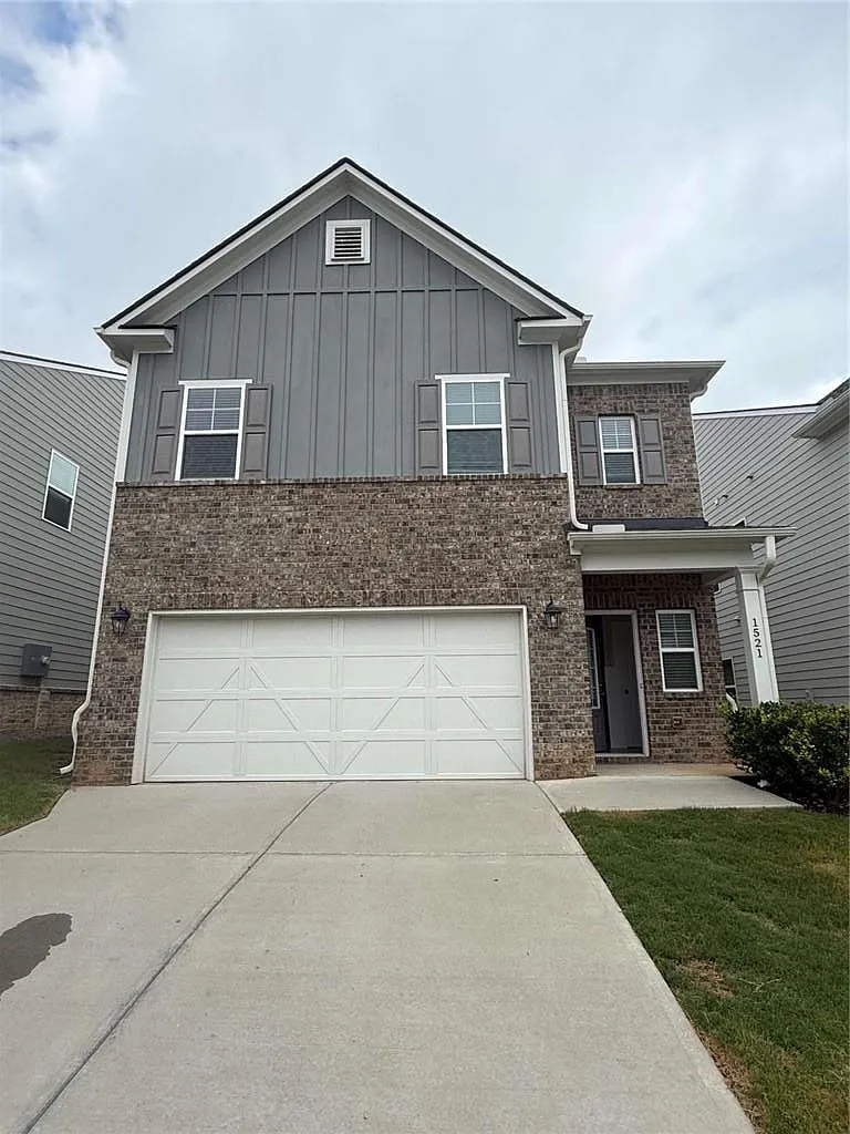 3 bed, 2.5 bath, 2252 sqft, $2,300 — Photo 1