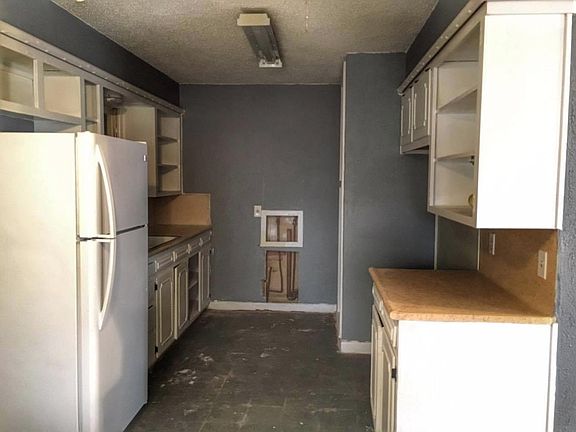 5th image of 2402 48th St