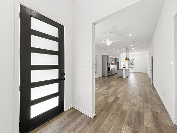Pecan Square - Austin Interior Image 3