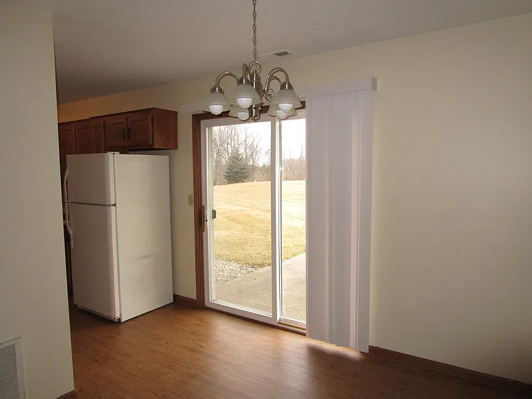 705 W Main St — Photo 4
