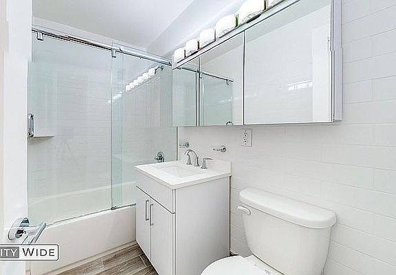 5th image of 96 5th Ave APT 8D