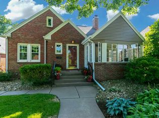 1612 Eastmere Dr, Davenport, IA