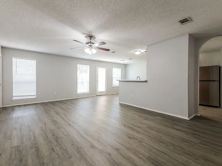12805 Dove Field Ln — Photo 3
