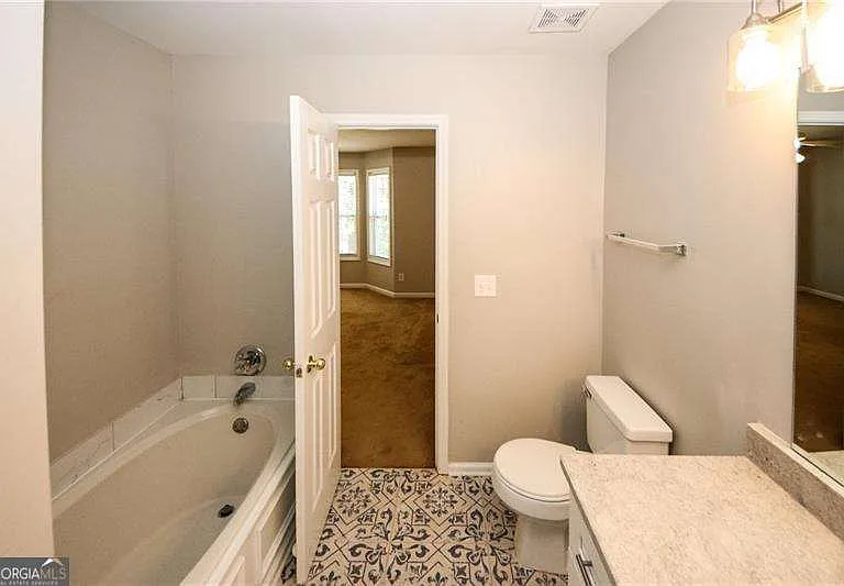 121 Stoneforest Dr — Photo 32