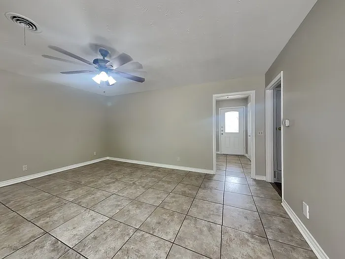 5705 Trailwood Dr — Photo 6