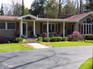 1126 Valley Dr, Mackinaw City, MI 49701