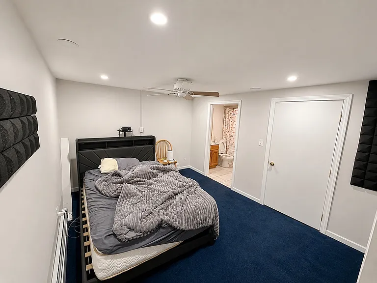 101 Farragut Rd #1R — Photo 6