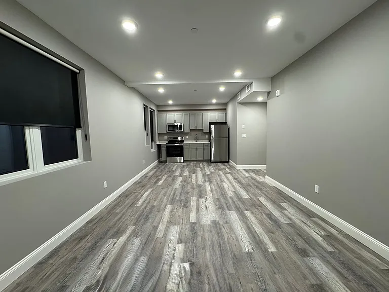 8 Avon St — Photo 17