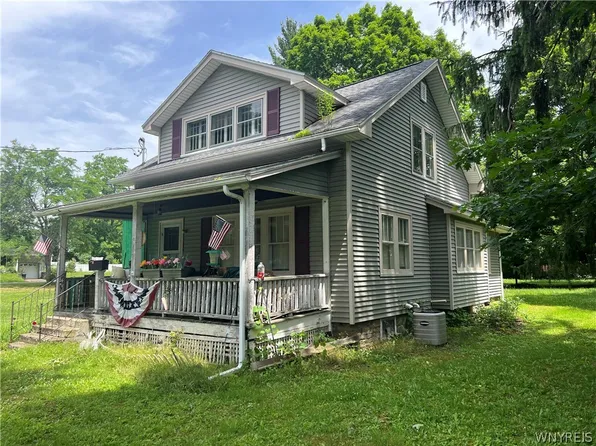 7 Trianna St, Belmont, NY 14813