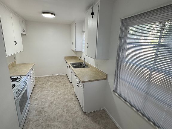 4th image of 5434 Carlton Way APT 9