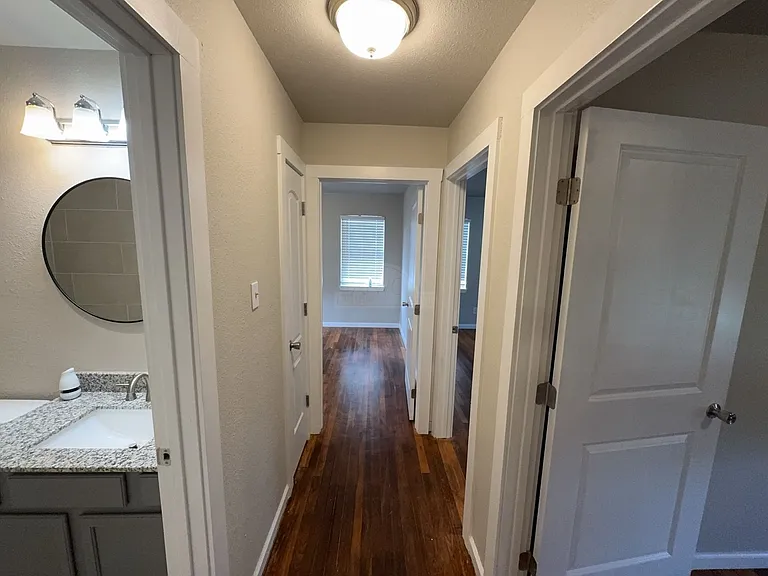 707 N Main St — Photo 10
