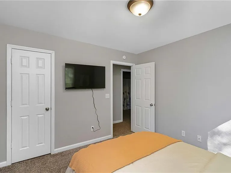 639 Ira St SW — Photo 12
