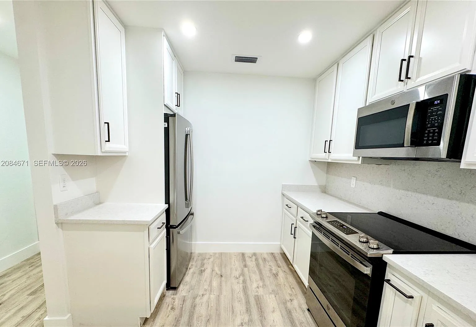 Pine Grove Condo — Photo 1